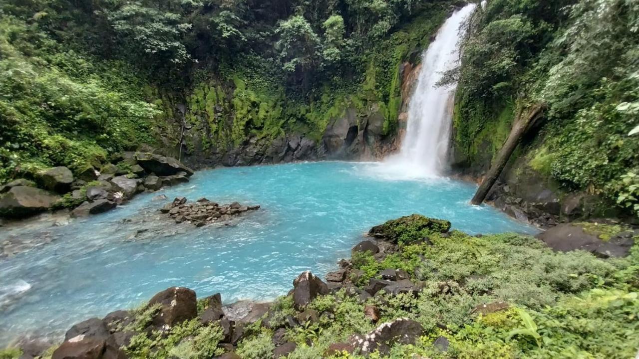 Cabanas Montanas Del Tenorio Rio Celeste Esterno foto